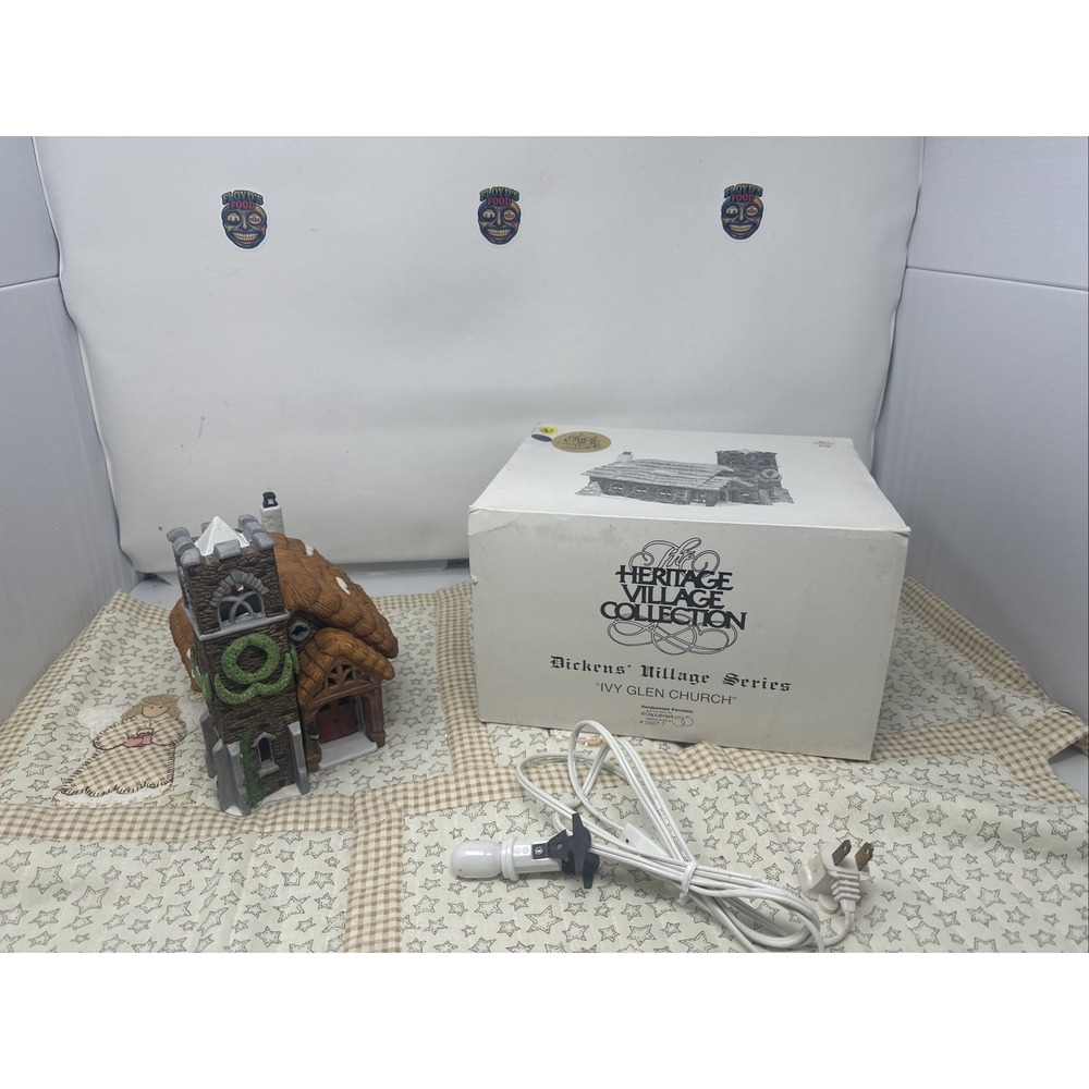 Dept. 56 Dickens Village Series "Ivy‎ Glen Church" With Light 1988 5927-7